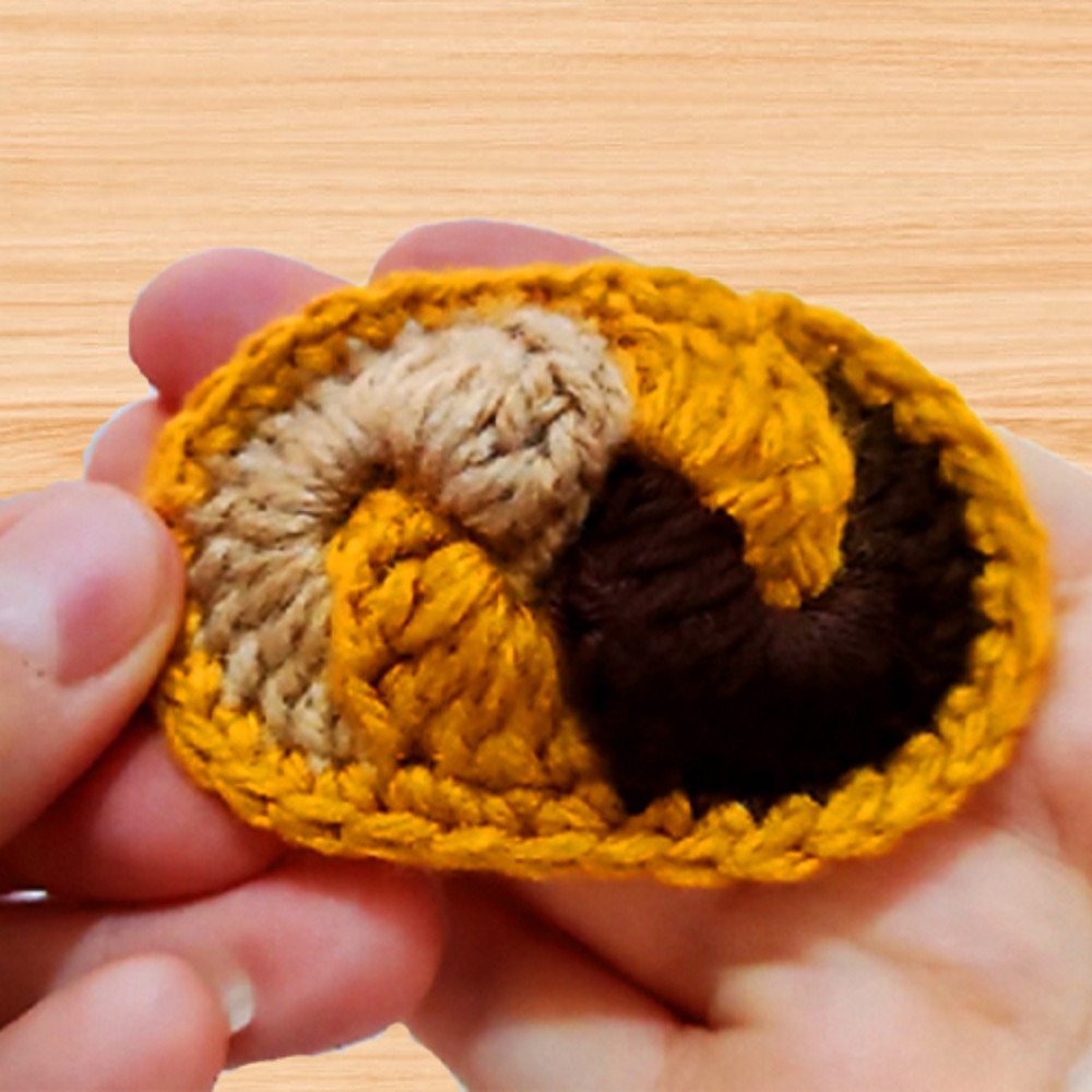 a crochet hair clip pattern