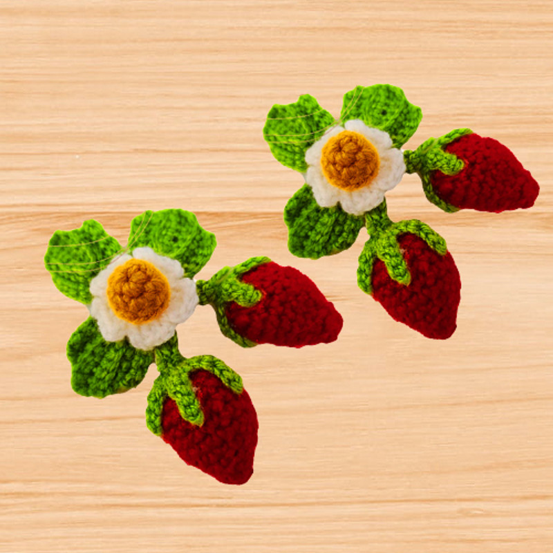 crochet strawberry hair clip pattern