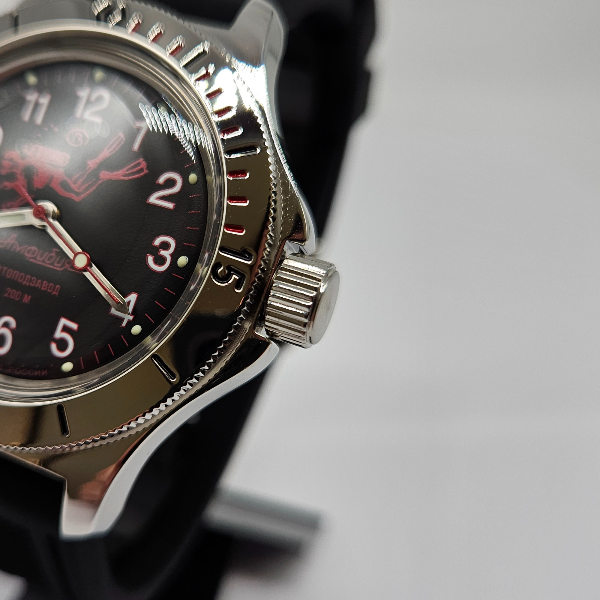 men's-mechanical-automatic-watch-Vostok-Amphibia-Scuba-Dude-Crimson-Diver-120657-4