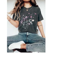 boho pressed flowers shirt, trendy purple wildflower tshirt, botanical comfort colors t-shirt, cottagecore floral tee ga