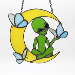 UFO Suncatcher, Ufo Stained Glass, Stained Glass Window Hangings, Alien Moon Ornament, Alien Stained Glass Suncatcher