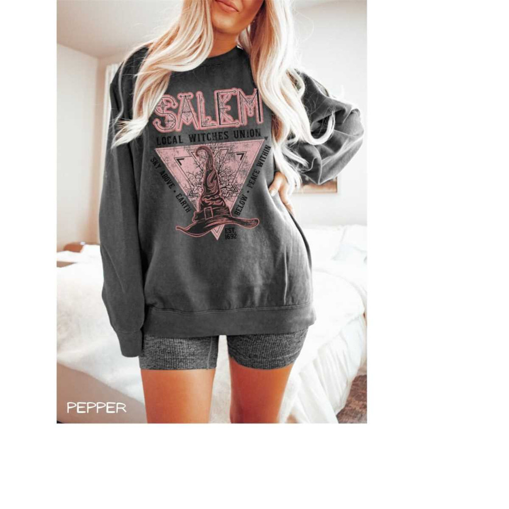 MR-510202314030-comfort-colors-salem-local-witches-union-sweatshirt-spooky-pepper.jpg