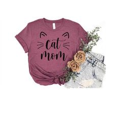 cat mom shirt, gift to mom, pet lover shirt, cat shirt, cat mama t-shirt, cat lover gift,mothers day