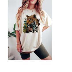 tiger shirt, trendy comfort colors tshirt, cat mom gift t-shirt, boho vintage graphic tee, wildlife safari vacation wild