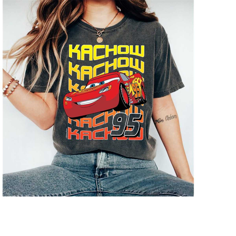 MR-7102023112128-disney-pixar-lightning-mcqueen-kachow-95-shirt-lightning-image-1.jpg