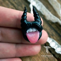 Lips pendant choker Maleficent