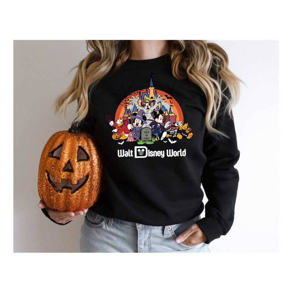 MR-7102023143953-vintage-walt-disney-world-halloween-sweatshirt-disneyworld-image-1.jpg