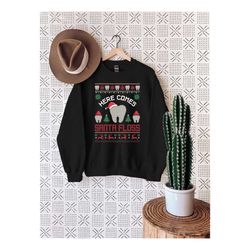 here comes santa floss ugly christmas sweater, christmas ugly sweater, santa christmas sweatshirt, dentist gift hoodie