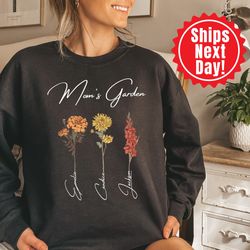 mom's garden tshirt, mother day gift, birth month flower shirt, mom's flowers garden t shirt, custom mom tshirt, custom
