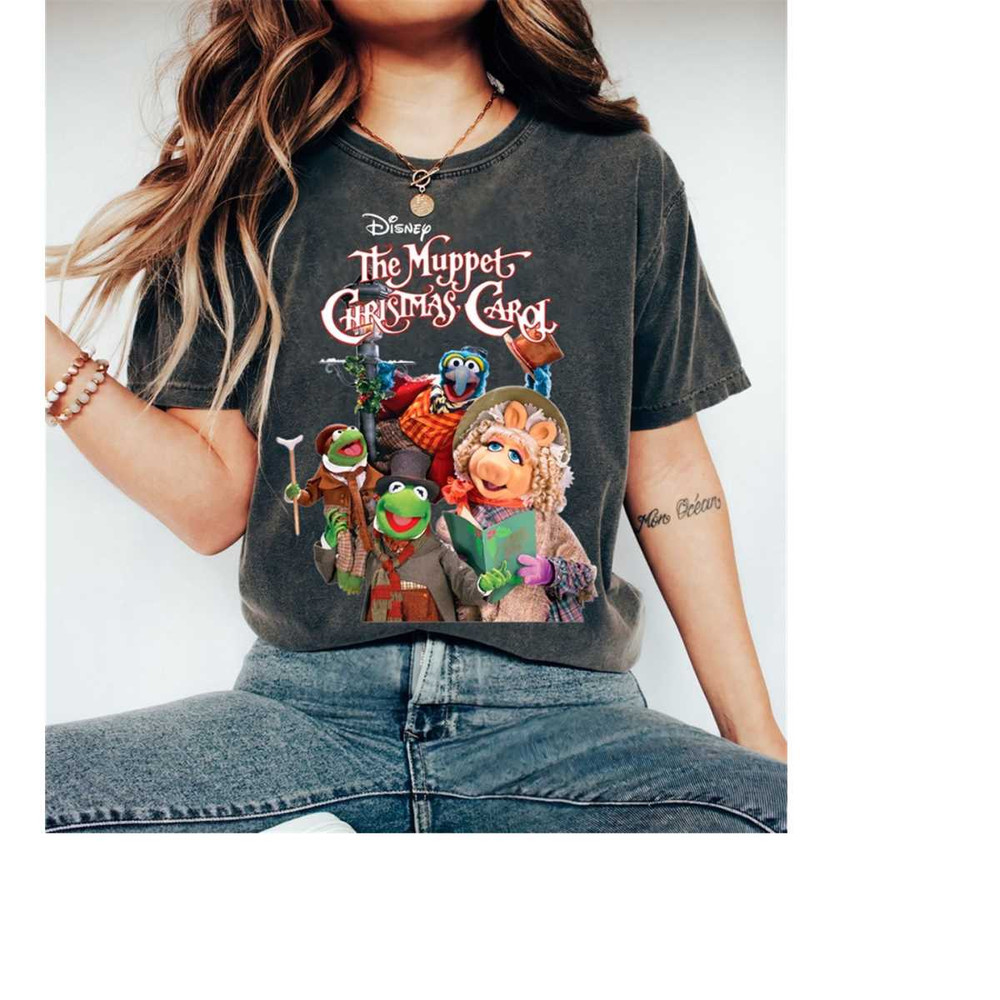 MR-9102023102633-disney-the-muppet-christmas-carol-shirt-kermit-miss-piggy-image-1.jpg