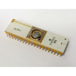 KM1816VE48 - USSR Soviet Russian Gold Clone of Intel 8048 8748 (MCS-48) MCU CPU