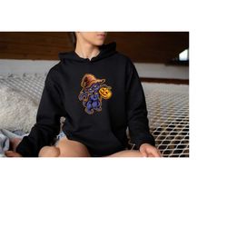 black cat with pumpkin sweat, black cat pumpkin crewneck, black cat with pumpkin halloween, black cat sweatshirt, hallow