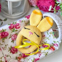 Crochet rattle, rattle bunny yellow , crochet ratte toy, baby toy, baby rattle toy, 6 month baby toy, crochet toy