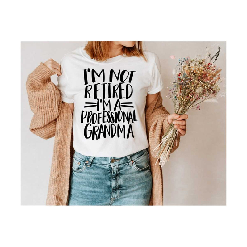MR-14102023163113-im-not-retired-im-a-professional-grandma-svg-image-1.jpg