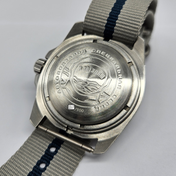 Limited-Edition-Vostok-Cosmodiver-Luna-Dude-Space-Vibe-Factory-Made-24-hour-mechanical-automatic-watch-14039B-back-2