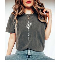 comfort colors aesthetic rose mama shirt gift for mothers day, mama shirt with flower, lovely mothers day shirt, happy m