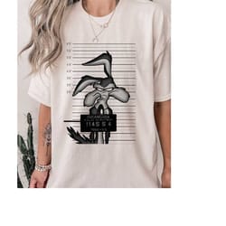 looney tunes wile e. coyote busted shirt, looney tunes retro character, cartoon vintage gift, disneyland trip family mat