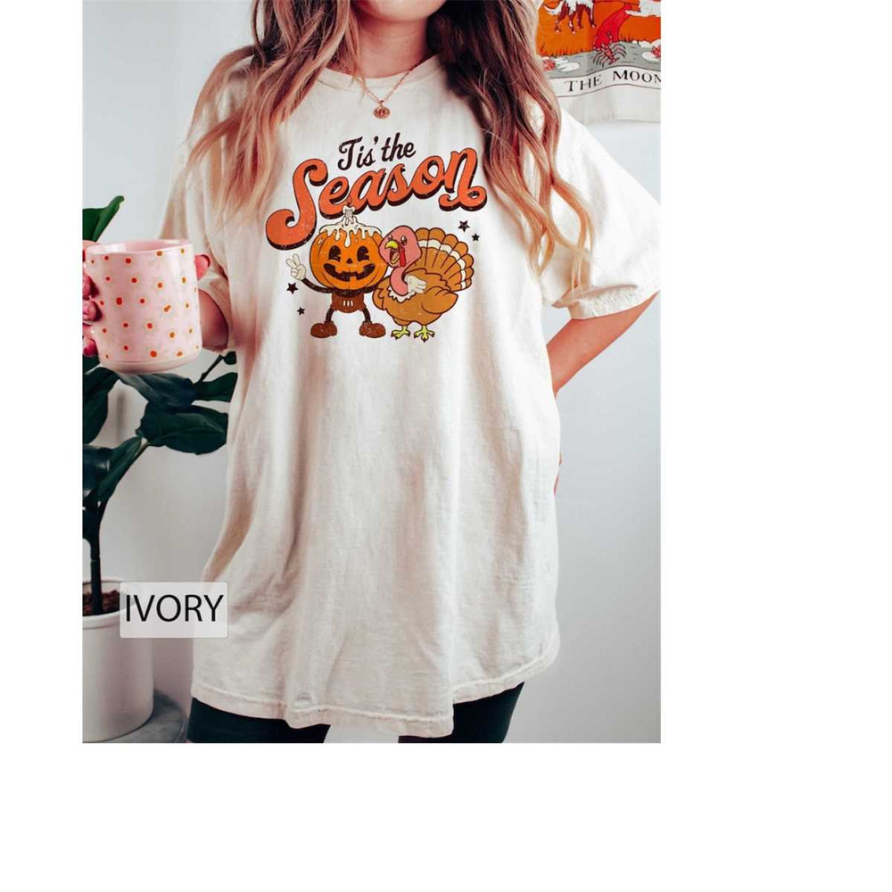 MR-1710202313558-vintage-disney-mickey-pumpkin-tis-the-season-comfort-tee-image-1.jpg