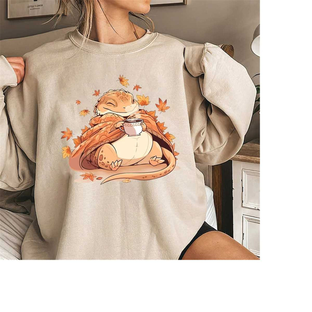 MR-17102023183152-bearded-dragon-in-a-blanket-shirt-bearded-dragon-pumpkin-fall-image-1.jpg