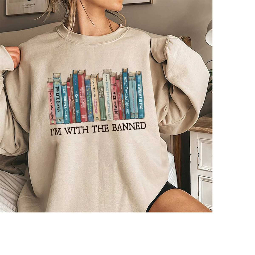 MR-17102023202541-im-with-the-banned-reading-books-shirt-banned-books-image-1.jpg