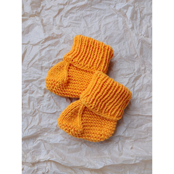 Gift box for baby set orange booties.jpg