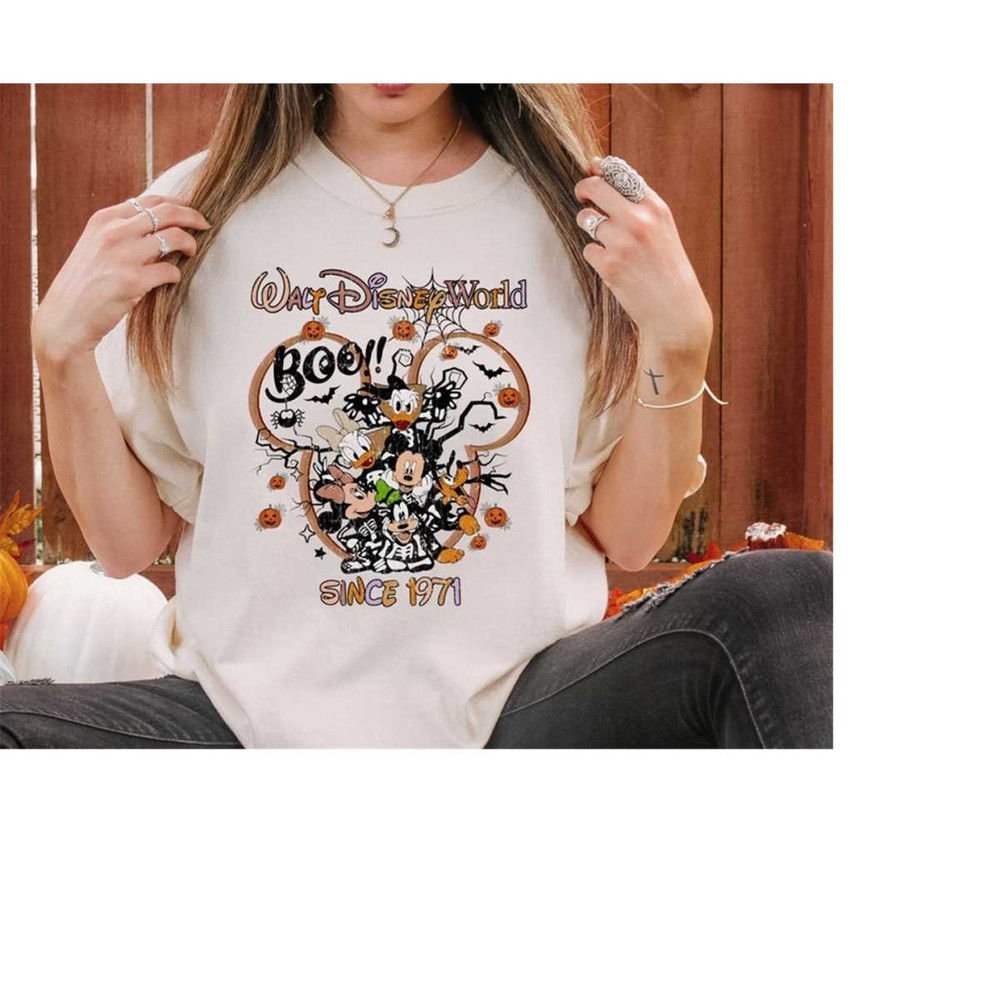 MR-1810202318555-disneyworld-1971-vintage-halloween-shirt-spooky-disney-trip-tee-featuring-mickey-friends-as-mummies-haunted-disney-boo-parade-costume.jpg
