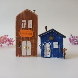 mini wooden cottages set