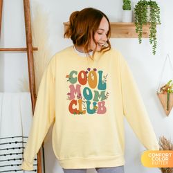 cool moms club sweatshirt, gift for mom, cool mom hoodie, new mom gift, cool mom sweatshirt, retro mom retro crewneck, m