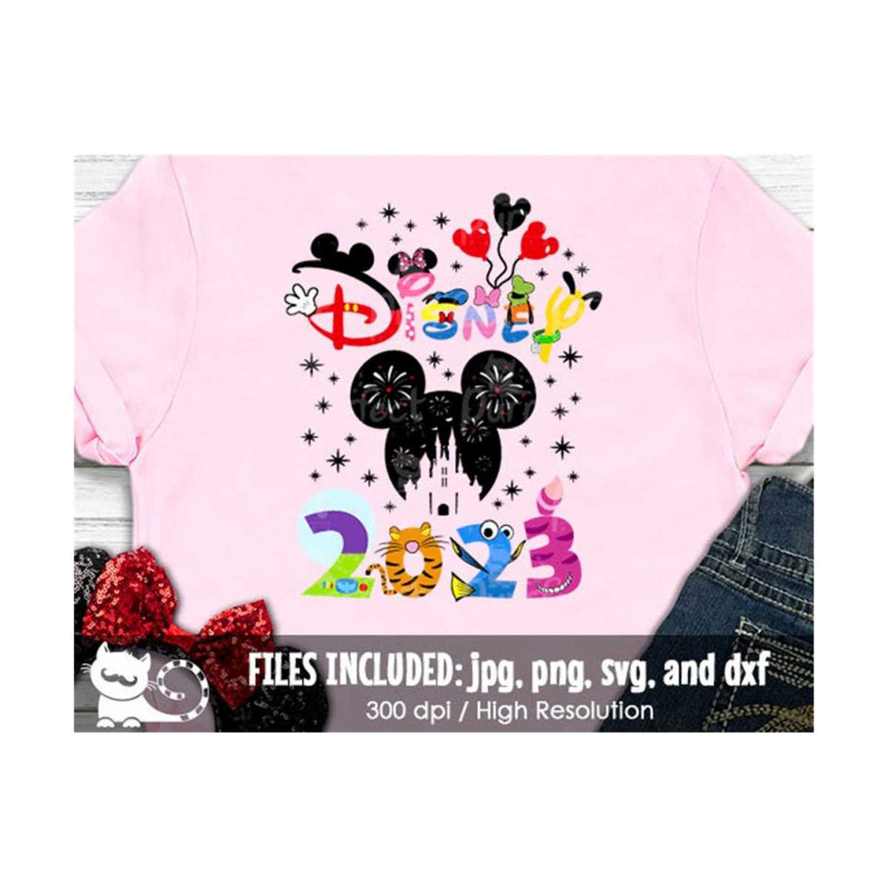 MR-19102023164549-mouse-world-2023-castle-svg-family-new-year-vacation-trip-image-1.jpg