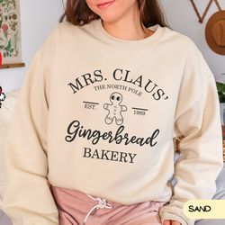 gingerbread bakery sweatshirt,mrs claus gingerbread bakery hoodie,gingerbread man shirt,fchristmas crewneck sweater, chr