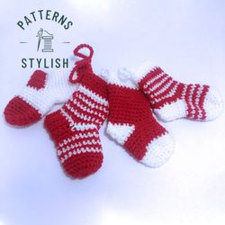 Adorable Mini Stockings Crochet Pattern for Christmas Tree and Advent Calendar