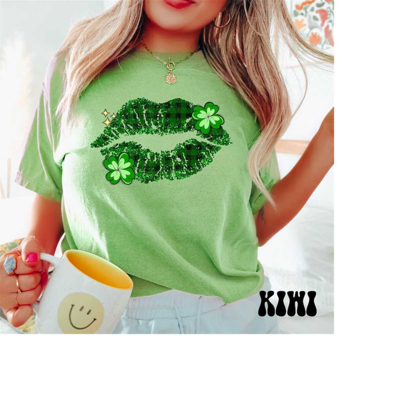 MR-20102023164126-st-patricks-day-lips-shirt-comfort-colors-shamrock-image-1.jpg