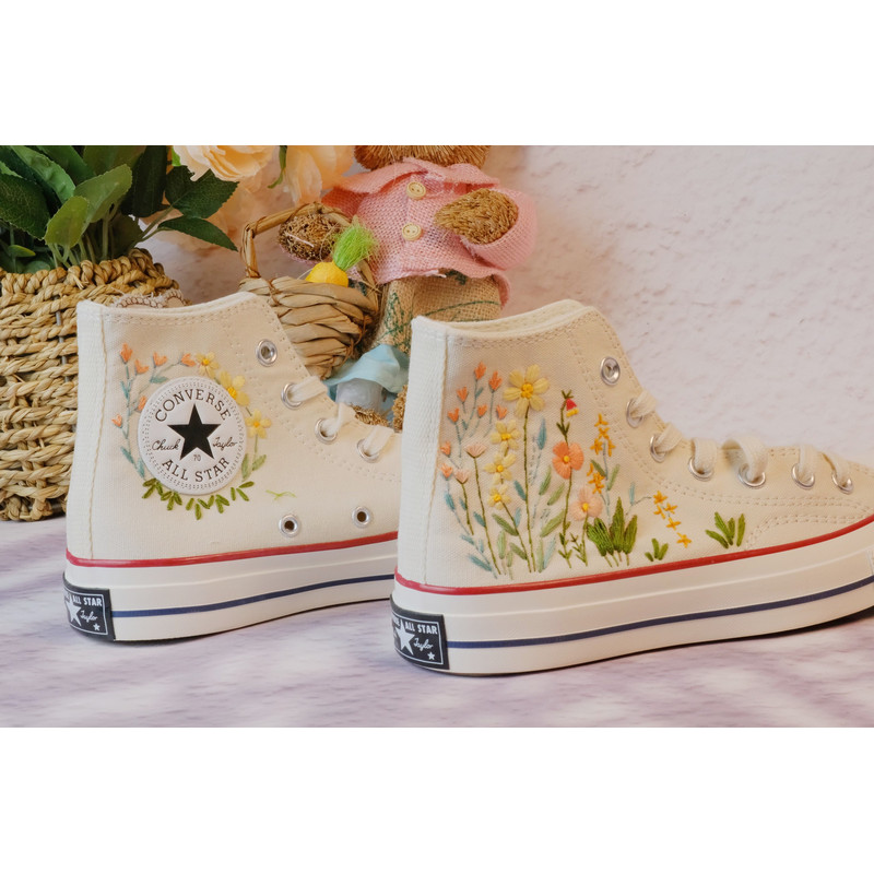 Custom Embroidery Shoes, Flower Converse Handmade, Women's Shoes, Wedding Gift, Converse Hi Chuck 1970s, Wedding Sneakers, Valentine Gift - 8.jpg
