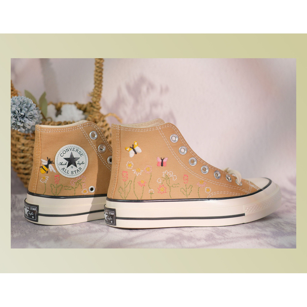 Custom Embroidery Shoes, Flower Converse Handmade, Women's Shoes, Wedding Gift, Converse Hi Chuck 1970s, Wedding Sneakers, Valentine Gift - 1.jpg