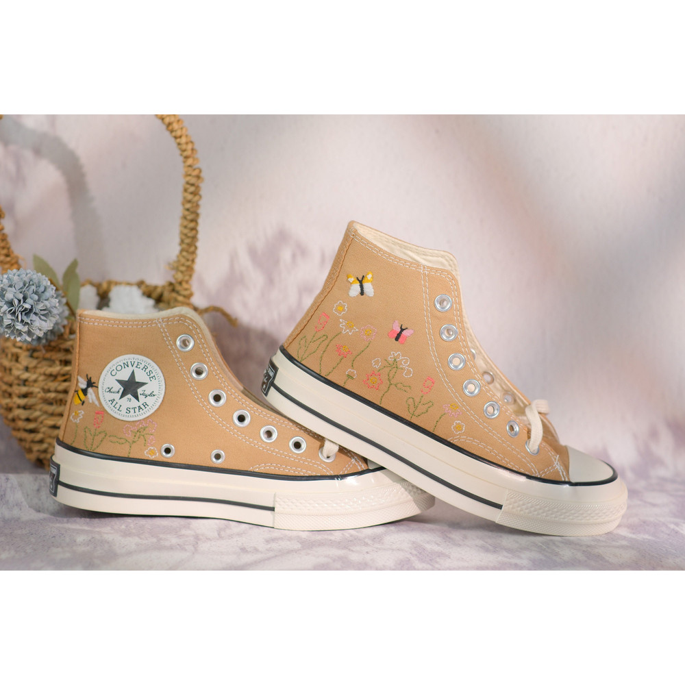 Custom Embroidery Shoes, Flower Converse Handmade, Women's Shoes, Wedding Gift, Converse Hi Chuck 1970s, Wedding Sneakers, Valentine Gift - 6.jpg