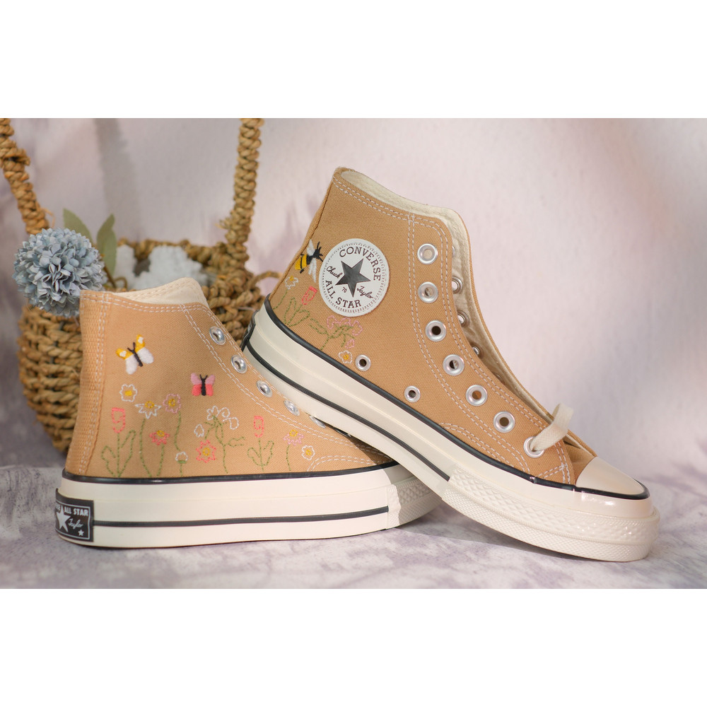 Custom Embroidery Shoes, Flower Converse Handmade, Women's Shoes, Wedding Gift, Converse Hi Chuck 1970s, Wedding Sneakers, Valentine Gift - 8.jpg