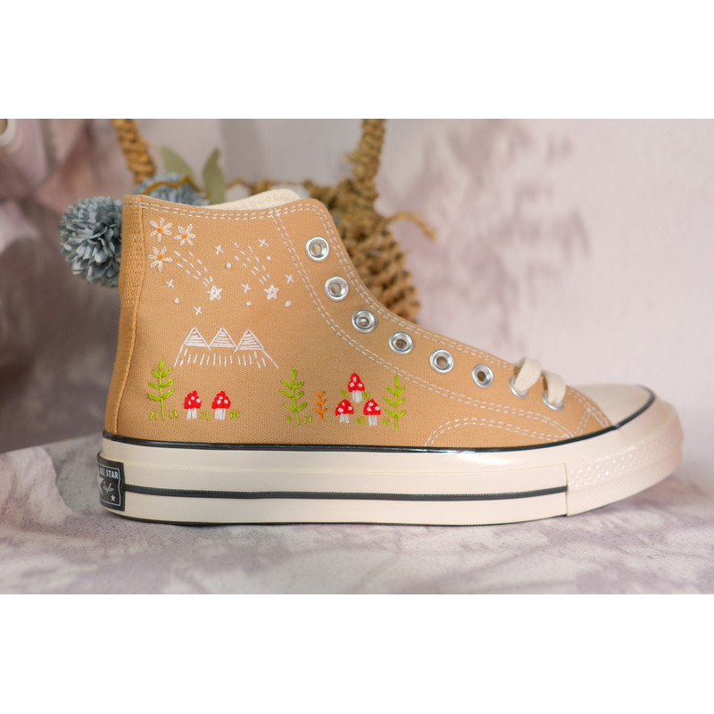 Custom Embroidery Shoes, Flower Converse Handmade, Women's Shoes, Wedding Gift, Converse Hi Chuck 1970s, Wedding Sneakers, Valentine Gift - 5.jpg