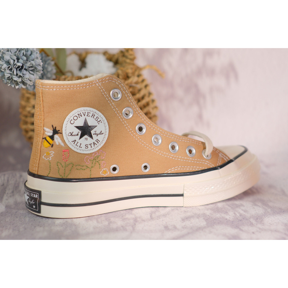 Custom Embroidery Shoes, Flower Converse Handmade, Women's Shoes, Wedding Gift, Converse Hi Chuck 1970s, Wedding Sneakers, Valentine Gift - 9.jpg