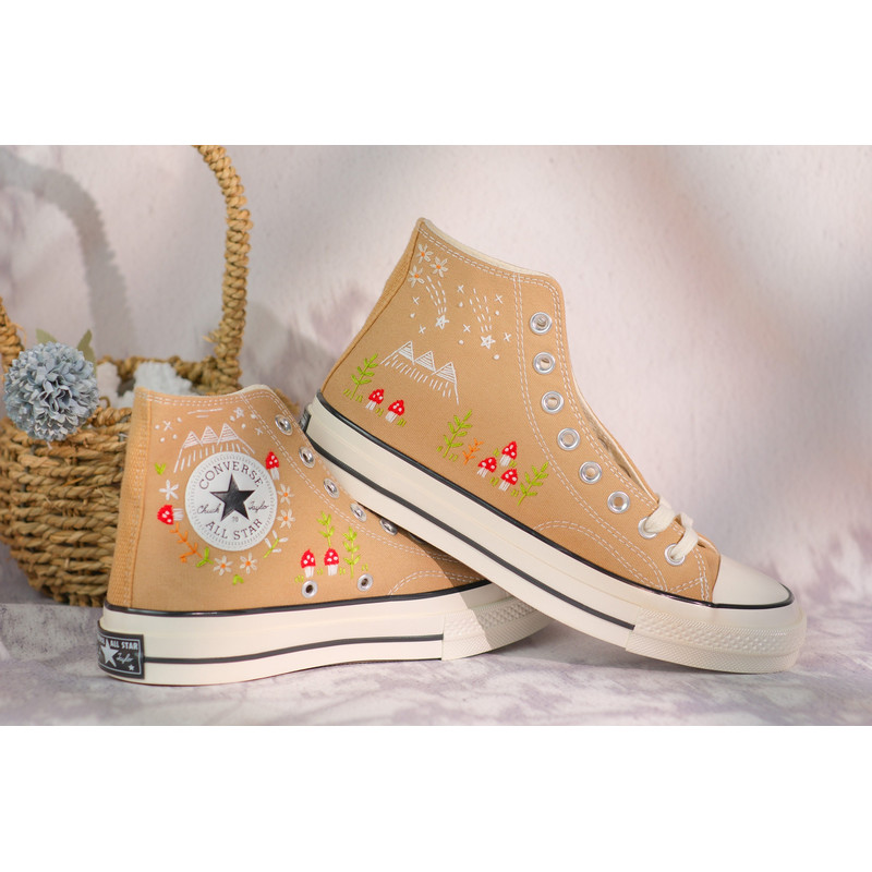 Custom Embroidery Shoes, Flower Converse Handmade, Women's Shoes, Wedding Gift, Converse Hi Chuck 1970s, Wedding Sneakers, Valentine Gift - 6.jpg
