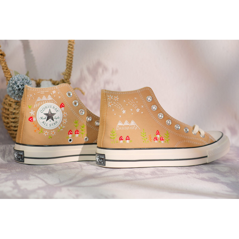 Custom Embroidery Shoes, Flower Converse Handmade, Women's Shoes, Wedding Gift, Converse Hi Chuck 1970s, Wedding Sneakers, Valentine Gift - 8.jpg
