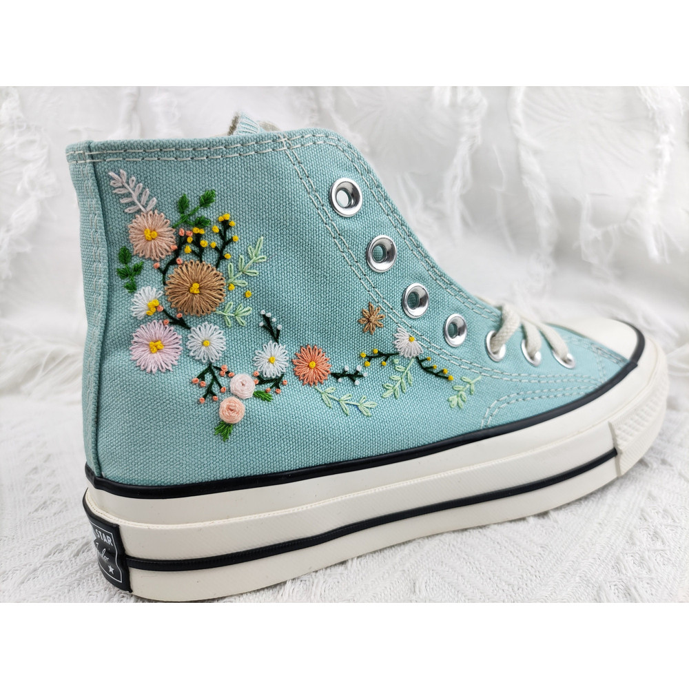 Custom Embroidery Shoes, Flower Converse Handmade, Women's Shoes, Wedding Gift, Converse Hi Chuck 1970s, Wedding Sneakers, Valentine Gift - 4.jpg
