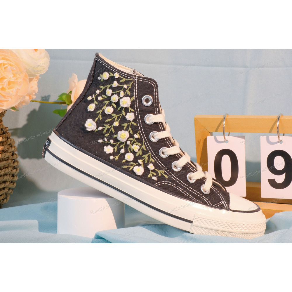 Custom Embroidery Shoes, Flower Converse Handmade, Women's Shoes, Wedding Gift, Converse Hi Chuck 1970s, Wedding Sneakers, Valentine Gift - 5.jpg
