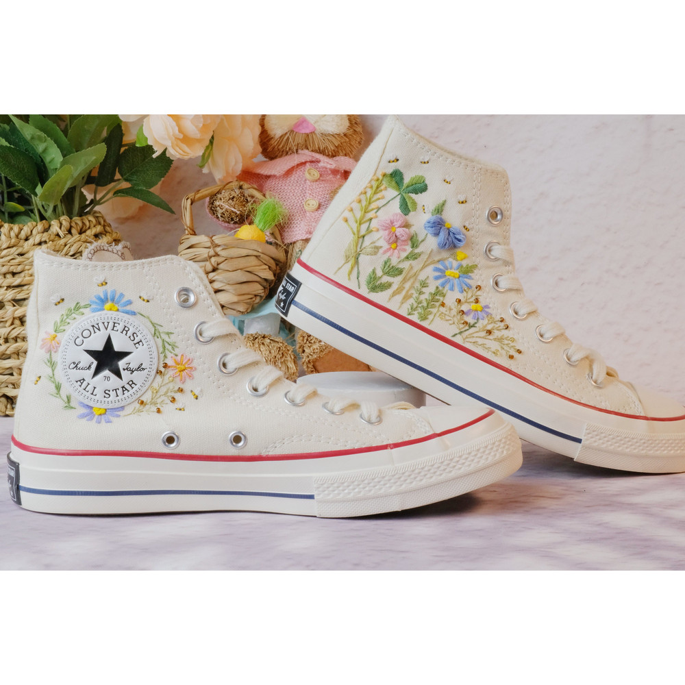 Custom Embroidery Shoes, Flower Converse Handmade, Women's Shoes, Wedding Gift, Converse Hi Chuck 1970s, Wedding Sneakers, Valentine Gift - 4.jpg