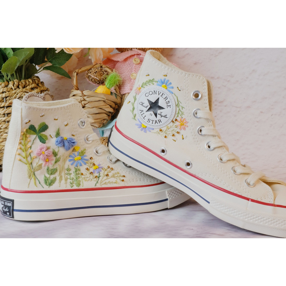 Custom Embroidery Shoes, Flower Converse Handmade, Women's Shoes, Wedding Gift, Converse Hi Chuck 1970s, Wedding Sneakers, Valentine Gift - 6.jpg