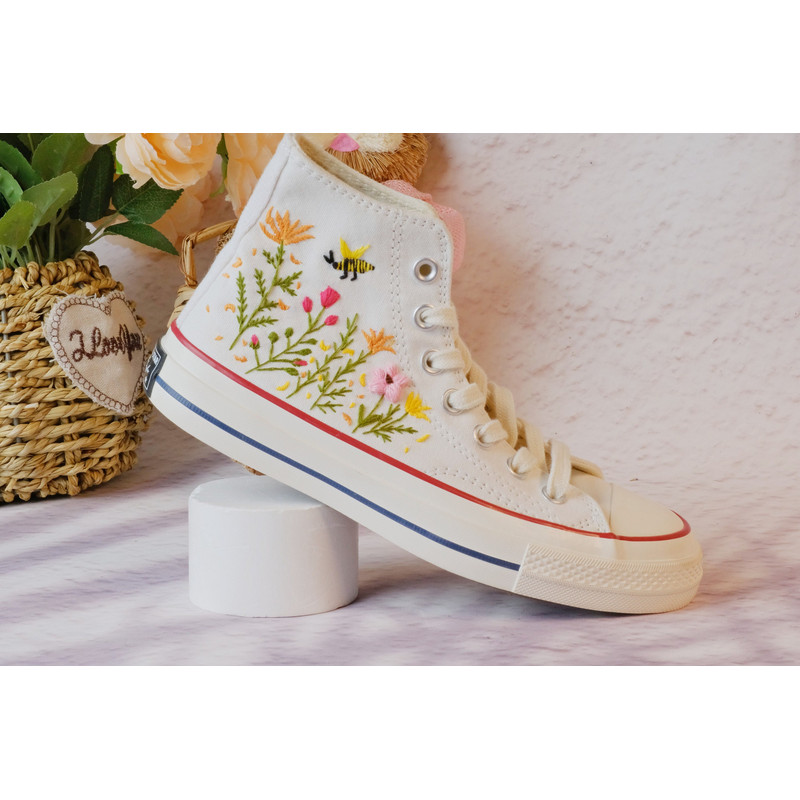 Custom Embroidery Shoes, Flower Converse Handmade, Women's Shoes, Wedding Gift, Converse Hi Chuck 1970s, Wedding Sneakers, Valentine Gift - 5.jpg