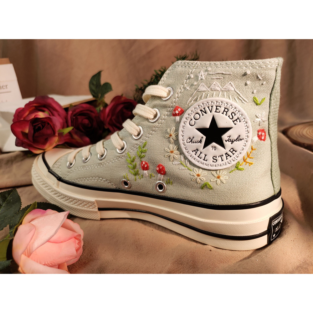Custom Embroidery Shoes, Flower Converse Handmade, Women's Shoes, Wedding Gift, Converse Hi Chuck 1970s, Wedding Sneakers, Valentine Gift - 4.jpg