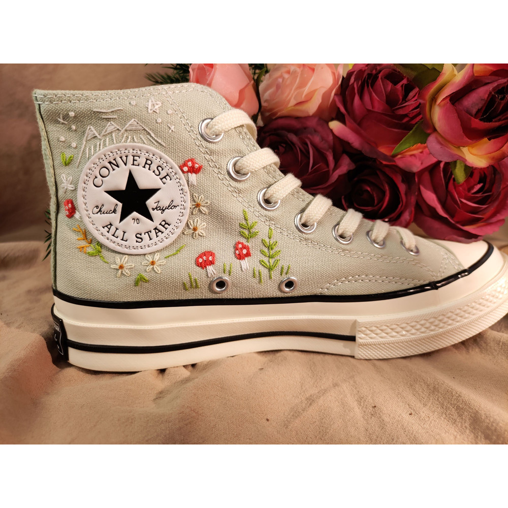 Custom Embroidery Shoes, Flower Converse Handmade, Women's Shoes, Wedding Gift, Converse Hi Chuck 1970s, Wedding Sneakers, Valentine Gift - 7.jpg
