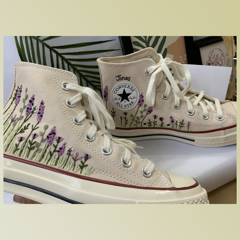 Custom Floral Embroidered Shoes, Handmade Embroidered Converse, Converse Custom, Converse Wreath Flower, Custom Flower Chuck Taylor 1970s - 1.jpg