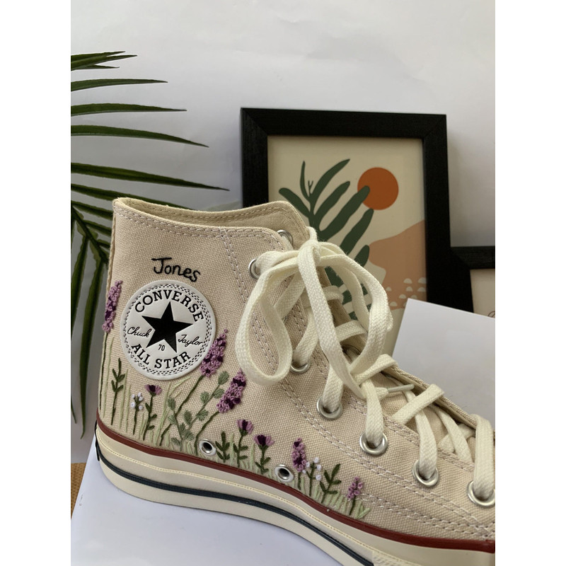 Custom Floral Embroidered Shoes, Handmade Embroidered Converse, Converse Custom, Converse Wreath Flower, Custom Flower Chuck Taylor 1970s - 7.jpg