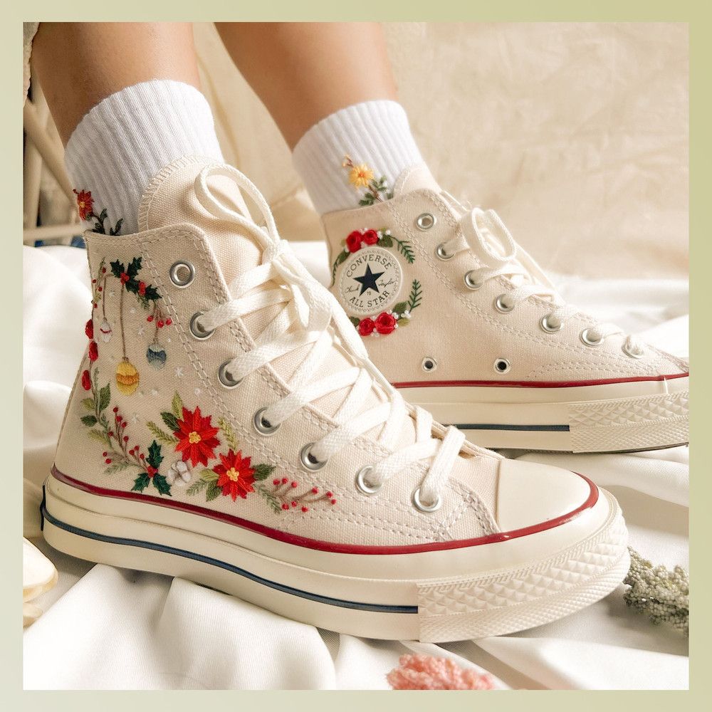 Custom Floral Embroidered Shoes, Handmade Embroidered Converse, Converse Custom, Converse Wreath Flower, Custom Flower Chuck Taylor 1970s - 1.jpg